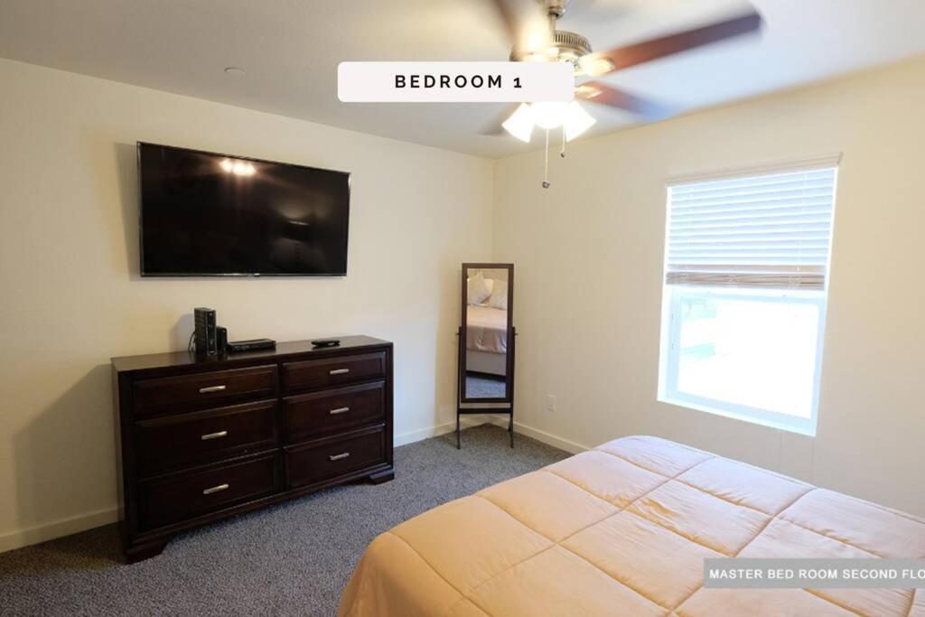 Вилла 3 Story, 3 Bdrm, 4 Beds, 2 Bath, North Houston, Iah - 10B Экстерьер фото